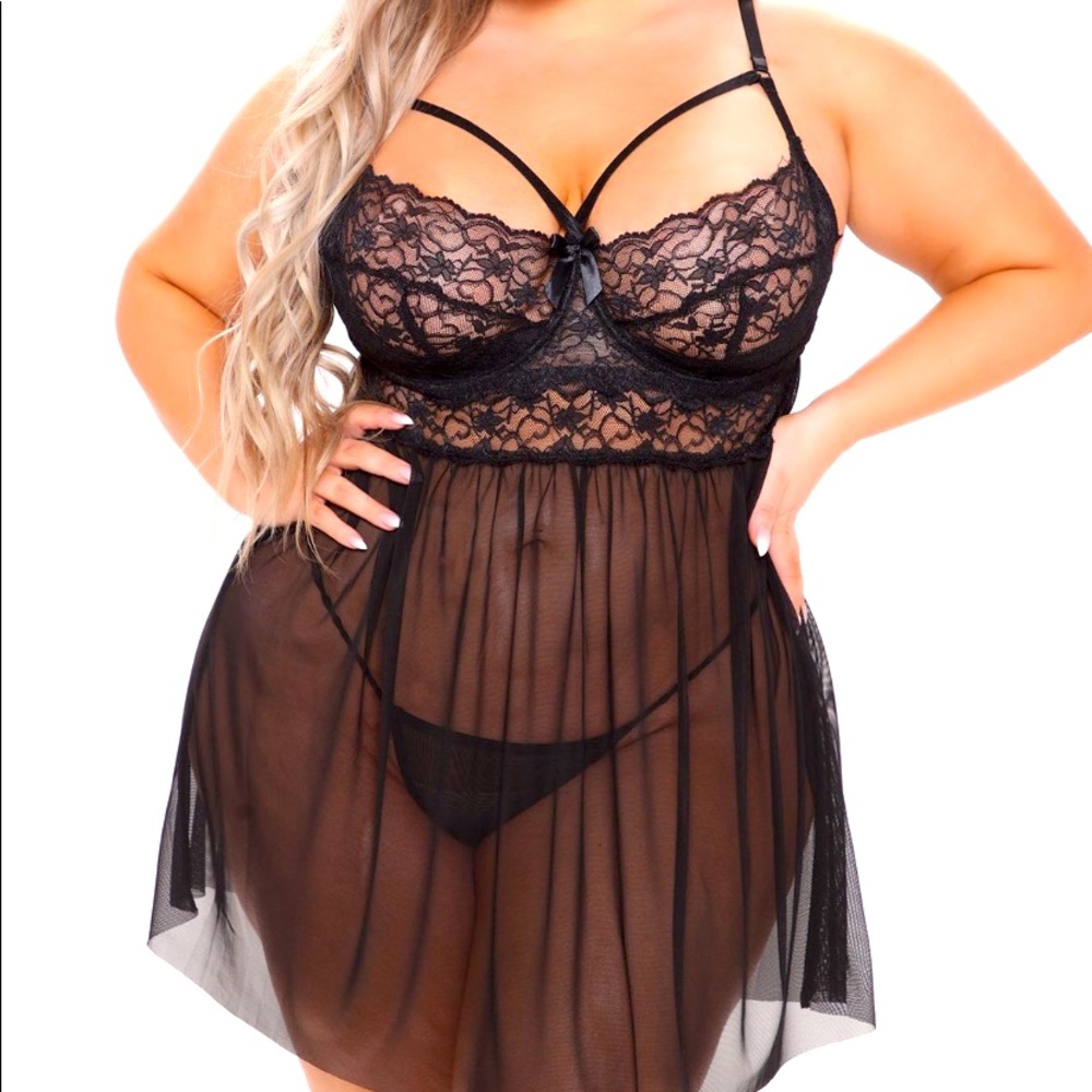 FashionNova Babydoll 2 piece lace lingerie set